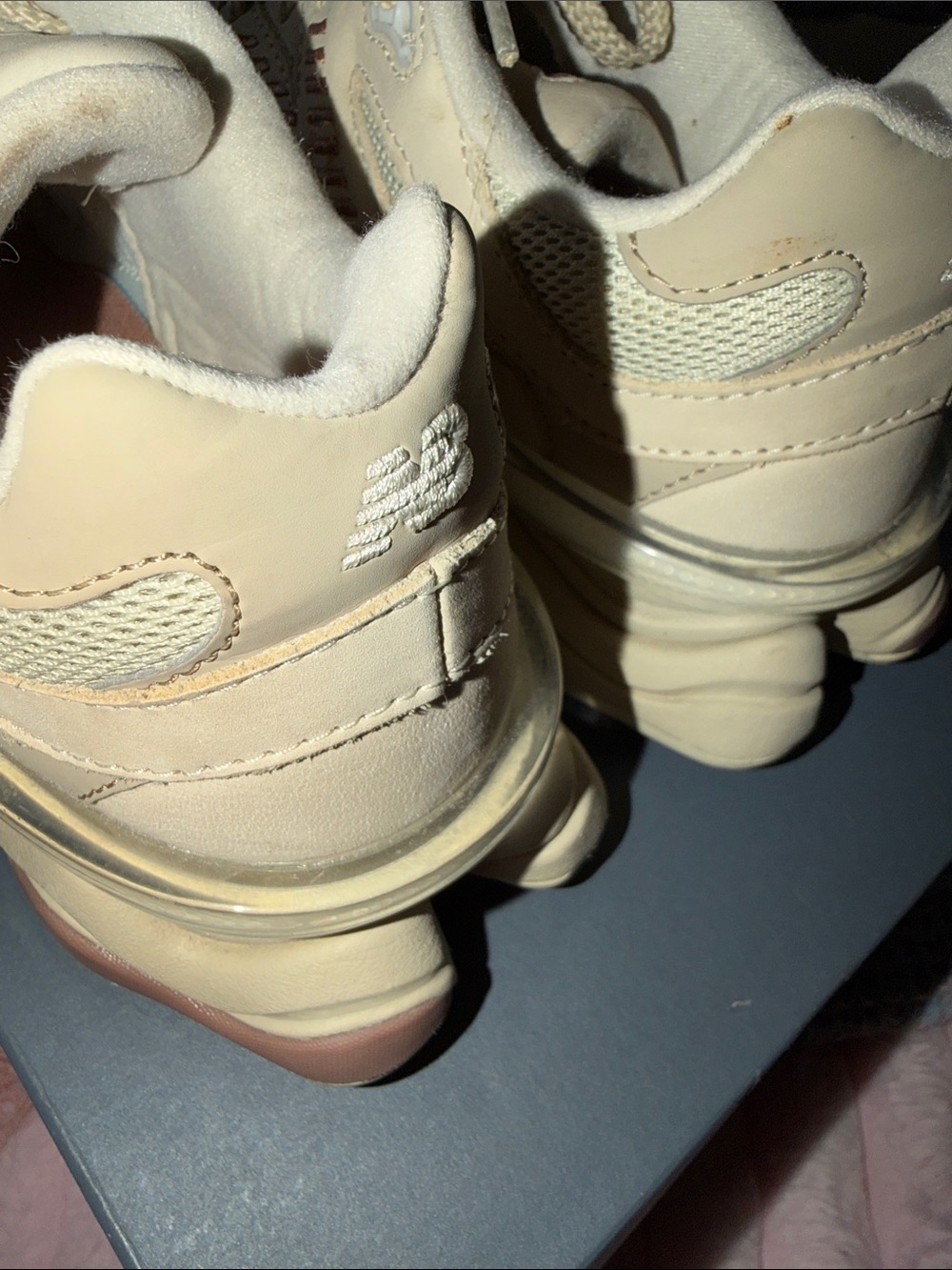 New Balance Women's Beige Sneaker with Pink Trim - Picture 7 of 7